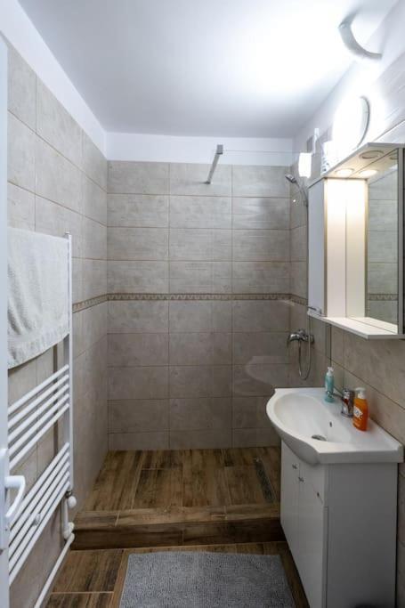 Luxury Radox Apartment Park 1 Bz Buzău Eksteriør billede